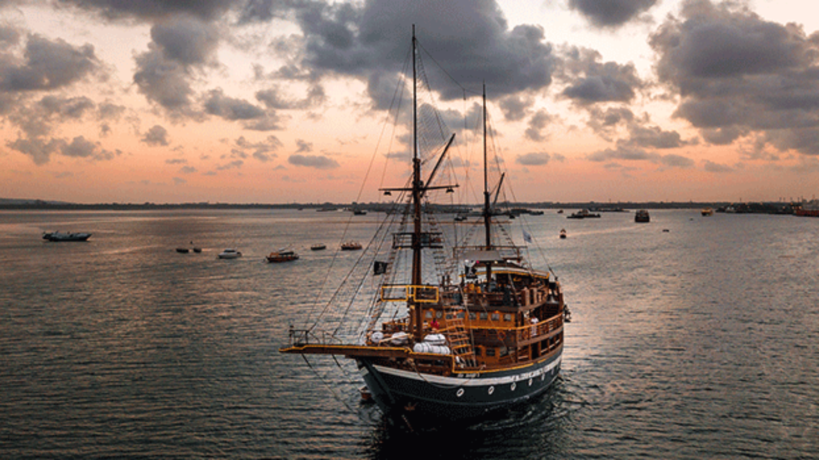 Pirates Dinner Cruise Bali