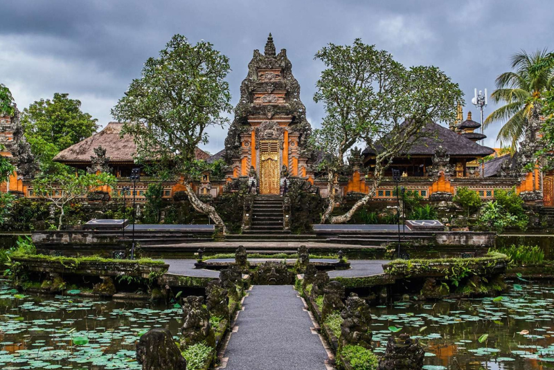 Ubud palace Bali Heritage Tour: Explore Ancient Temples & Cultural Sites