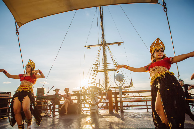 Cultural Program in Pirates Dinner Cruise Bali