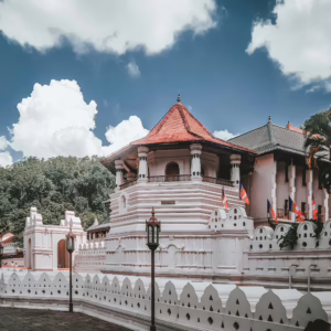 lka-kandy-temple-of-tooth-relic-sq