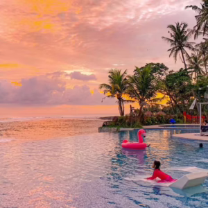 flamingo-beach-club-pool