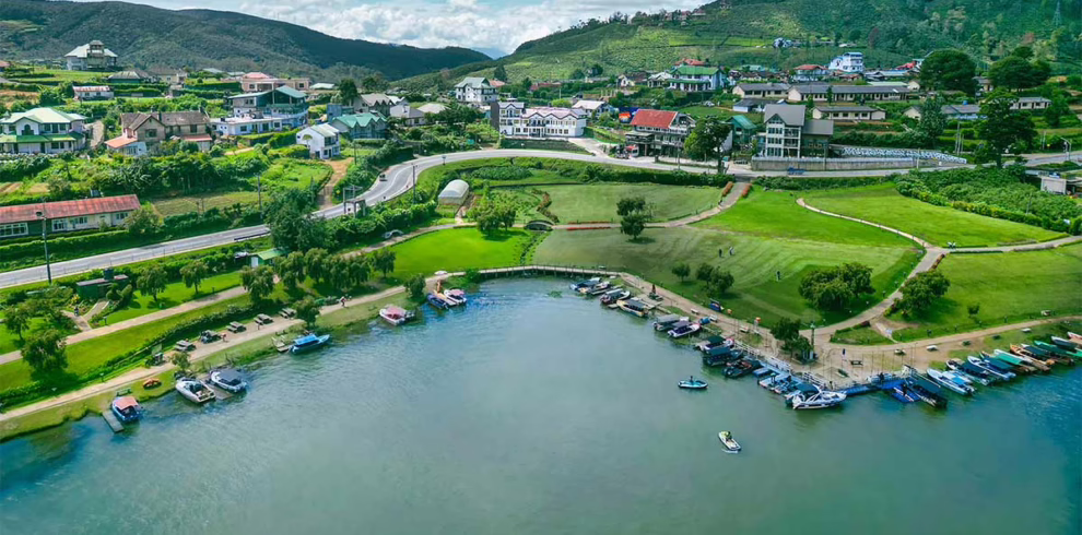 Gegory Lake in Nuwara Eliya, Sri Lanka